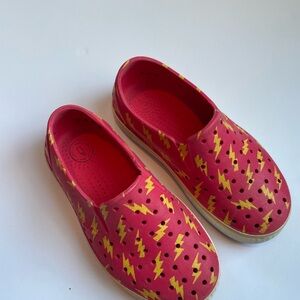 Native Shoes Kids Water Shoes - red with yellow lightning bolts